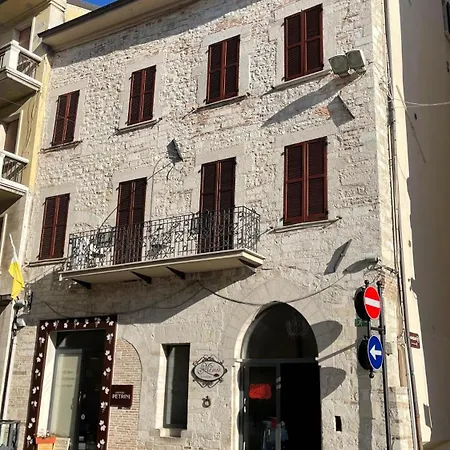 Hostmate - Cardinal Del Monte - Warm Apartament Gualdo Tadino