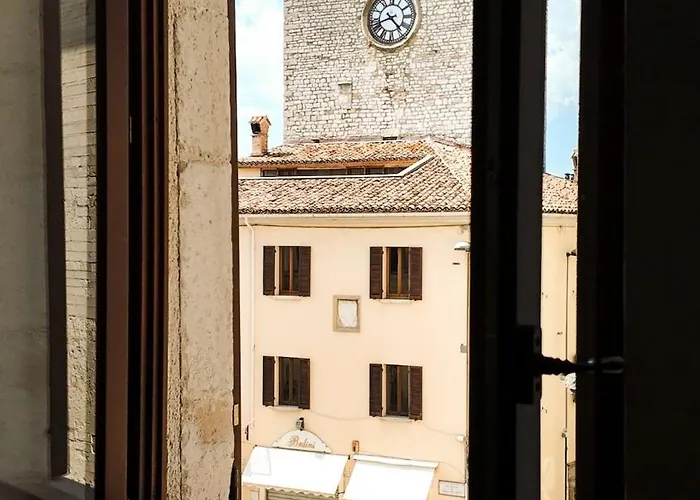 Hostmate - Cardinal Del Monte - 7 アパート グアルド・タディーノ