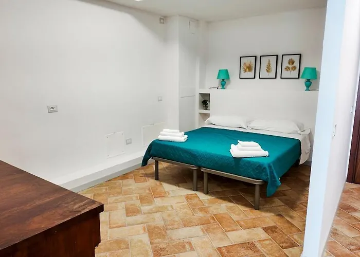 アパート Hostmate - Cardinal Del Monte - 7 グアルド・タディーノ